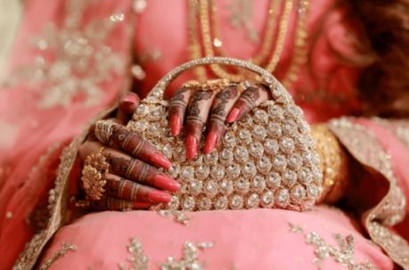 Factors to Consider When Choosing a Bridal Clutch